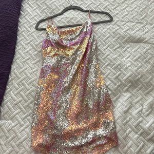 Very cute sequin dress from selfie lesile !